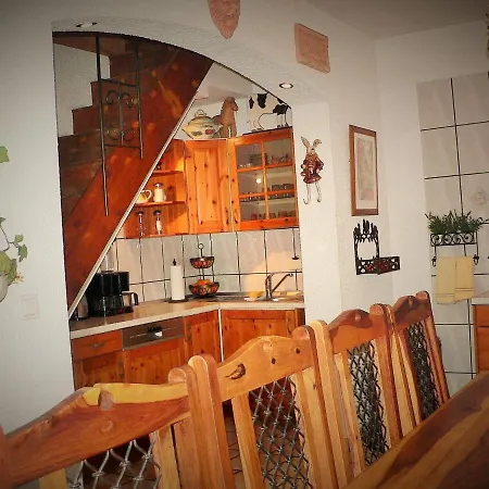 Ferienhaus Kutscherhaus Casa Chabeli - Berlin, Max 11 Personen Berlijn