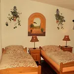 Ferienhaus Kutscherhaus Casa Chabeli - Berlin, Max 11 Personen Holiday home Berlin