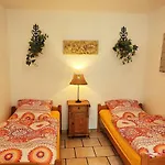 Ferienhaus Kutscherhaus Casa Chabeli - Berlin, Max 11 Personen Holiday home