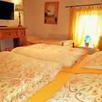 Ferienhaus Kutscherhaus Casa Chabeli - Berlin, Max 11 Personen Holiday home