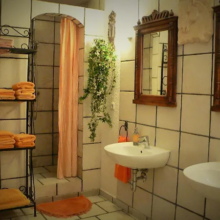 Ferienhaus Kutscherhaus Casa Chabeli - Berlin, Max 11 Personen * Berlin