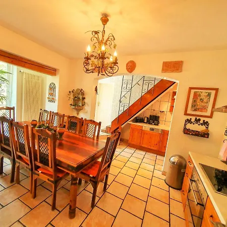 Ferienhaus Kutscherhaus Casa Chabeli - Berlin, Max 11 Personen Hébergement de vacances