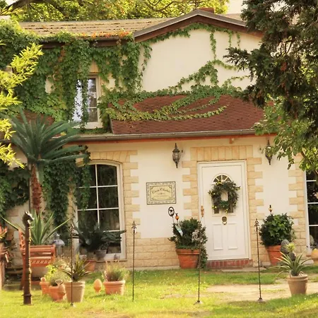 Ferienhaus Kutscherhaus Casa Chabeli - Berlin, Max 11 Personen Hébergement de vacances Berlin