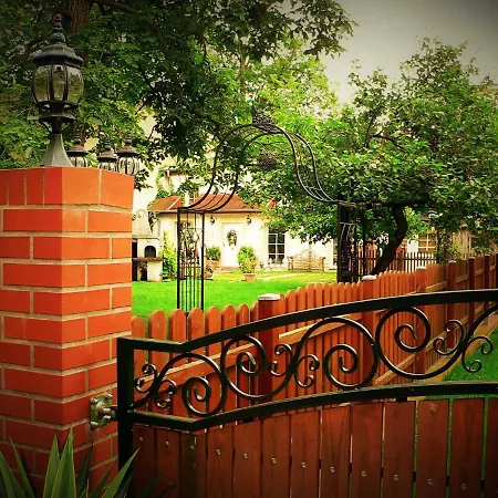 Ferienhaus Kutscherhaus Casa Chabeli - Berlin, Max 11 Personen Hébergement de vacances Berlin