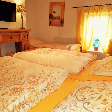 Ferienhaus Kutscherhaus Casa Chabeli - Berlin, Max 11 Personen Hébergement de vacances