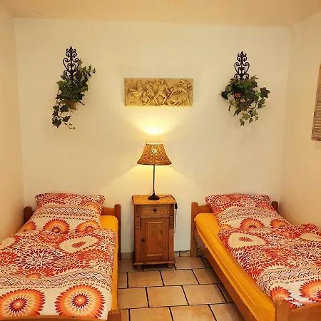 Ferienhaus Kutscherhaus Casa Chabeli - Berlin, Max 11 Personen بيت للعطل